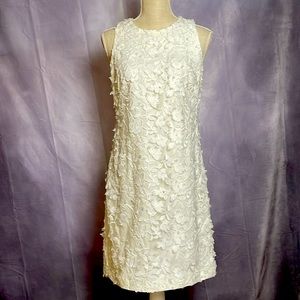 LAUREN RALPH LAUREN WHITE/WHITE SHEATH WITH TEXTURED FLORAL OVERLAY SIZED 8 NWT